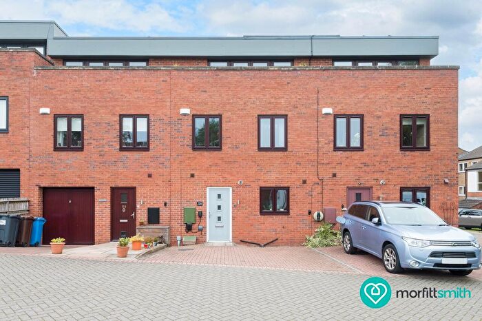 4 Bedroom Town House For Sale In A Green Oak Avenue, Totley, S17