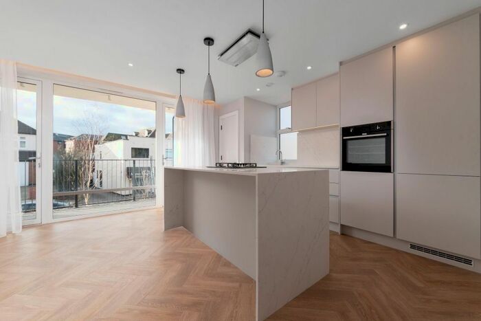 1 Bedroom Flat To Rent In Aon House, Draycott Avenue, Kenton, HA3