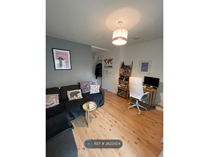 1 Bedroom Flat To Rent In Ashton Gate Road, Bristol, BS3
