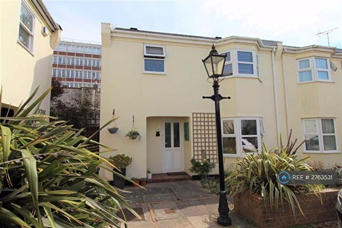 3 Bedroom Semi Detached House To Rent In Marlborough Mews, Brighton, BN1