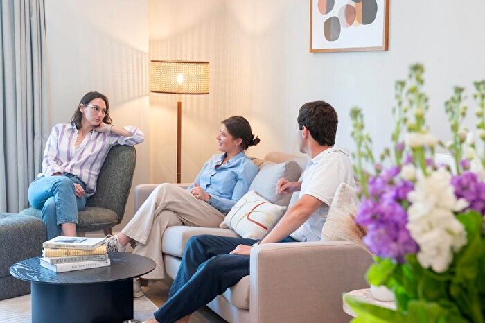 1 Bedroom Apartment To Rent In Moat Street, London, SW11