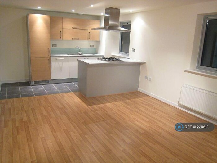 2 Bedroom Flat To Rent In Merchant Street, London, E3