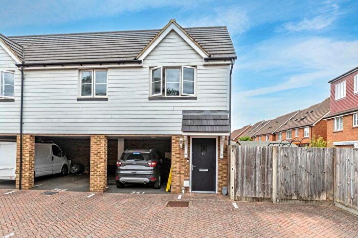2 Bedroom Maisonette For Sale In Chancel Drive, Wainscott, Rochester, Kent, ME3