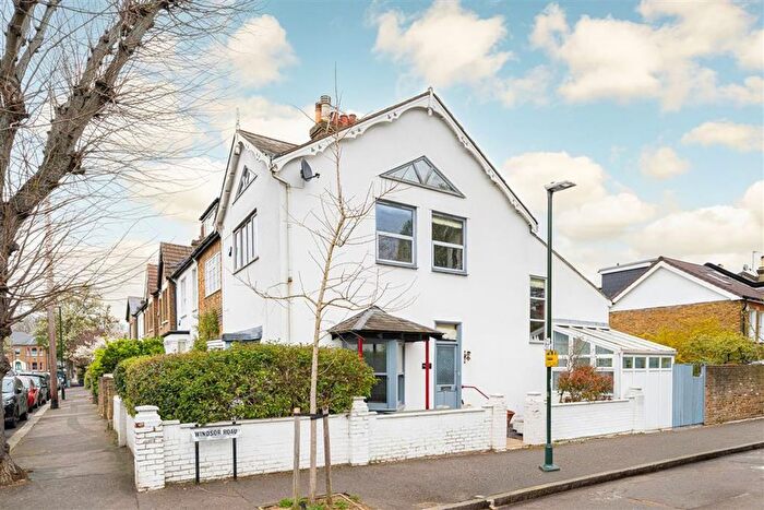 3 Bedroom Property For Sale In Kings Road, Teddington, TW11