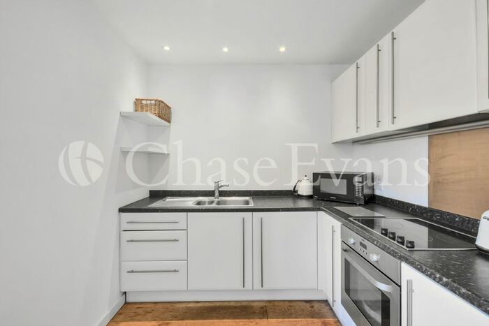 1 Bedroom Flat To Rent In Walworth Road, Elephant Amp; Castle, London, SE1