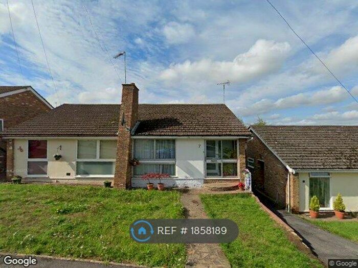 2 Bedroom Bungalow To Rent In Valley Fields Crescent, Enfield, EN2