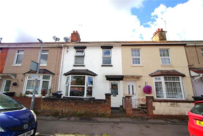 3 Bedroom Terraced House To Rent In Southampton Street, Swindon, Wiltshire, SN1