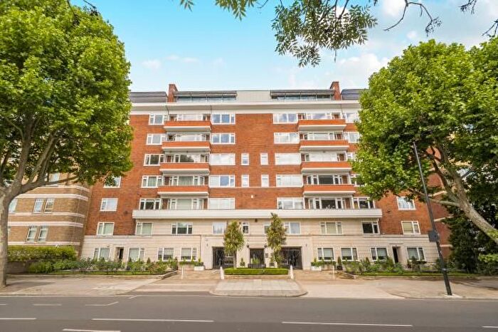 4 Bedroom Flat For Sale In Prince Albert Road, London, NW8