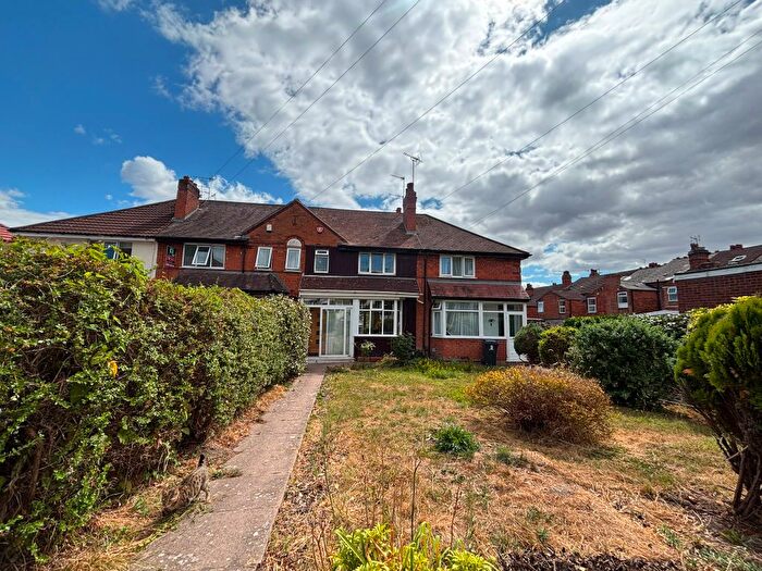 3 Bedroom Property To Rent In Tealby Grove, Birmingham, B29