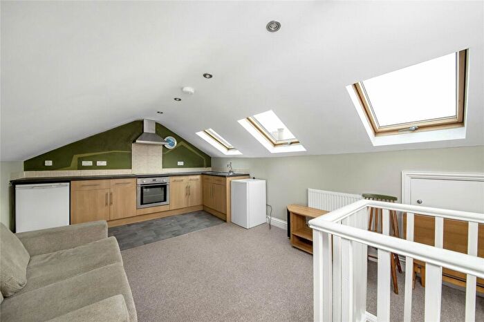 2 Bedroom Apartment To Rent In Endwell Road, Brockley, SE4