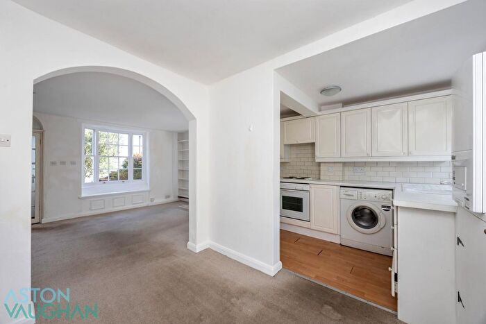 2 Bedroom Cottage To Rent In Crown Gardens, Brighton, BN1