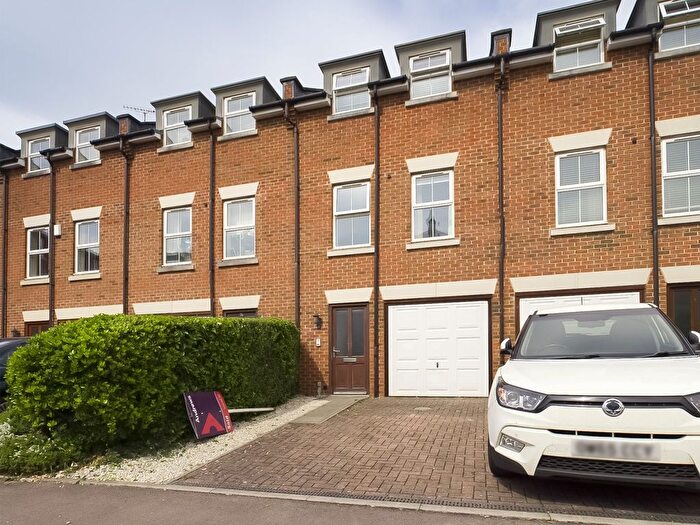 3 Bedroom Town House To Rent In Brookbank Close, Cheltenham, Gloucestershire, GL50
