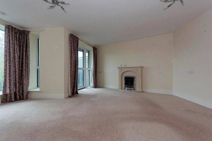 2 Bedroom Retirement Property For Sale In Stratford Road, Shirley, Solihull, B90