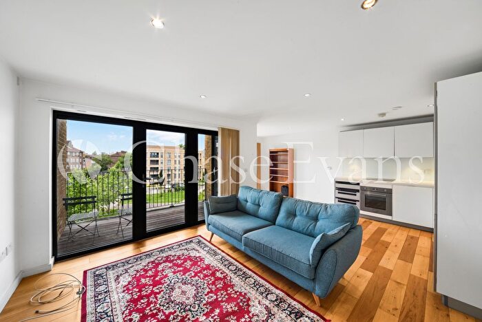 1 Bedroom Flat To Rent In Cowley Road, Oval, London, SW9