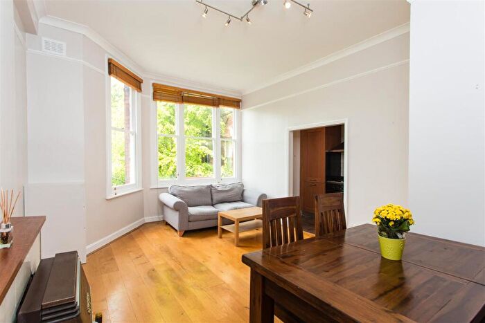 2 Bedroom Flat To Rent In Greencroft Gardens, South Hampstead, NW6