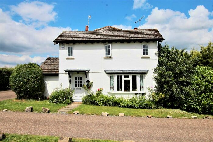 3 Bedroom Detached House To Rent In Pootings Road, Crockham Hill, Edenbridge, TN8