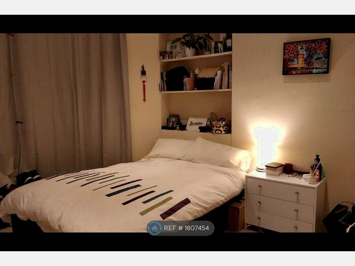 2 Bedroom Flat To Rent In Tremadoc Road, London, SW4