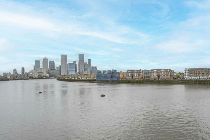 2 Bedroom Flat For Sale In Freetrade Wharf, Wapping, London, E1W