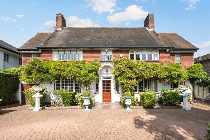 5 Bedroom Detached House For Sale In Thetford Road, New Malden, Surrey, KT3