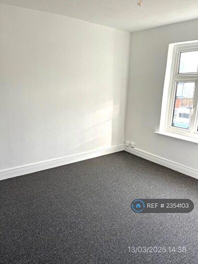 2 Bedroom Flat To Rent In Hermitage Road, Westcliff-On-Sea, SS0