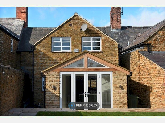 3 Bedroom Terraced House To Rent In St. Thomas Street, Deddington, Banbury, OX15