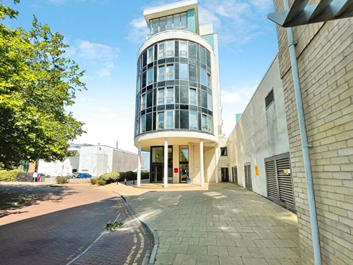 2 Bedroom Apartment For Sale In Maritime Walk, Southampton, Hampshire, SO14