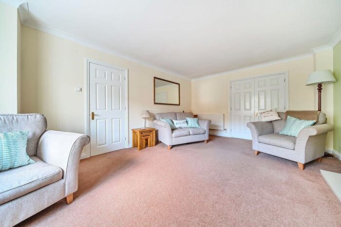 4 Bedroom Detached House For Sale In Avocet Way, Waterlooville, PO8