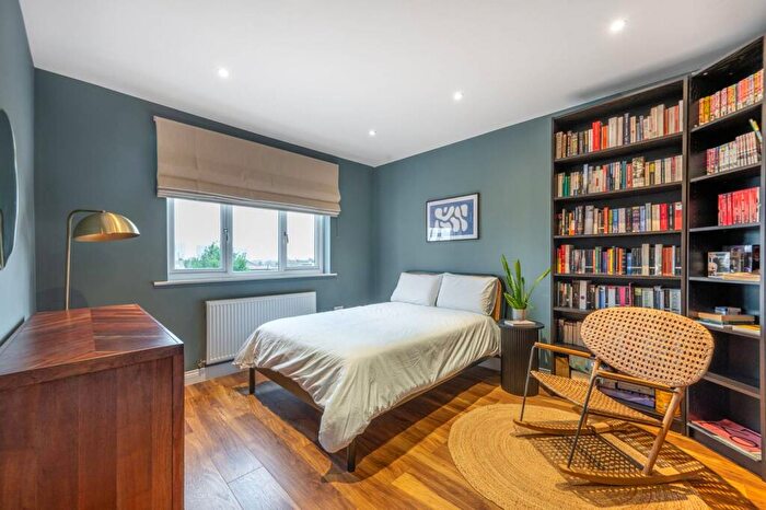 3 Bedroom Terraced House To Rent In Dollis Hill Lane, Dollis Hill, London, NW2