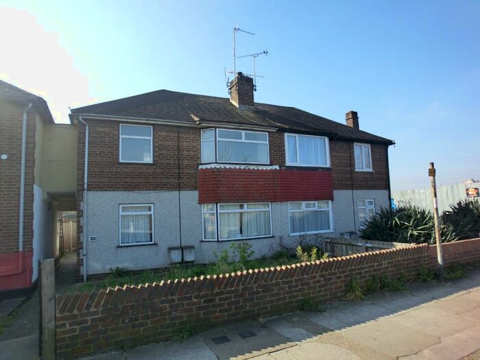 2 Bedroom Maisonette To Rent In London Road, Northfleet, Gravesend, Kent, DA11