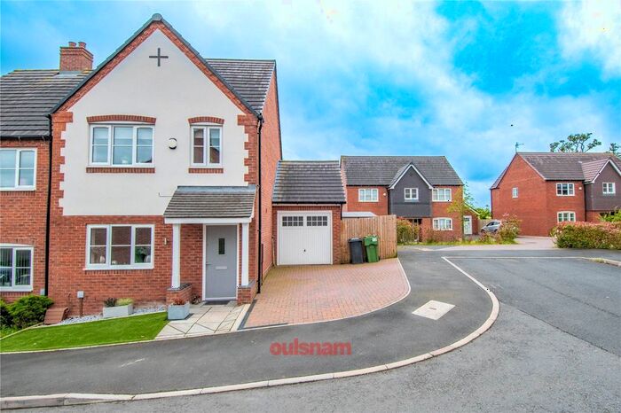 3 Bedroom Semi-Detached House For Sale In Meadow View Close, Bromsgrove, Worcestershire, B60