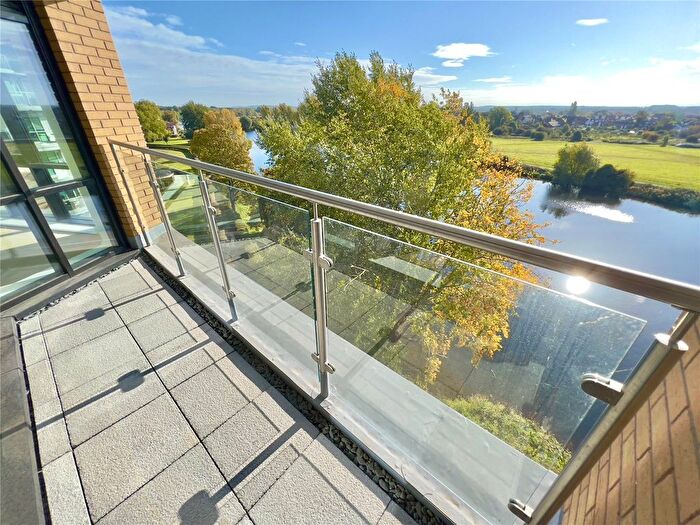 2 Bedroom Flat To Rent In Trent Lane, Nottingham, Nottinghamshire, NG2