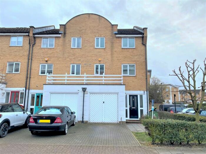 4 Bedroom Town House To Rent In Fishguard Way, London, E16