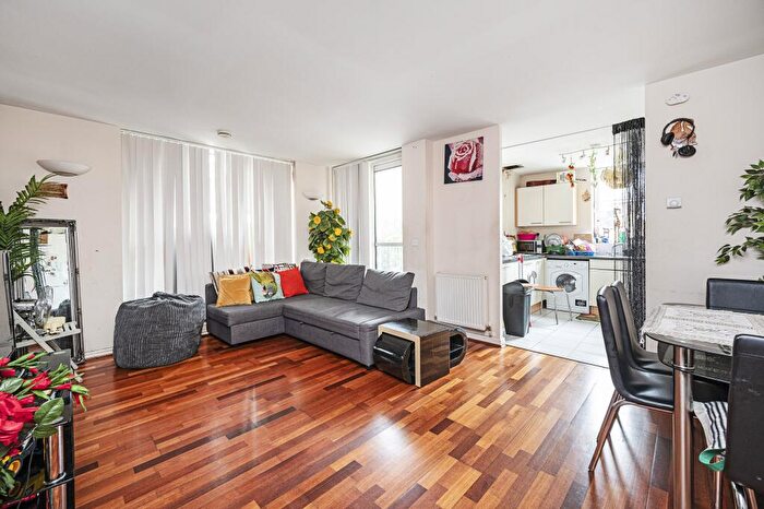 1 Bedroom Flat For Sale In Hacon Square, Richmond Road, London, E8