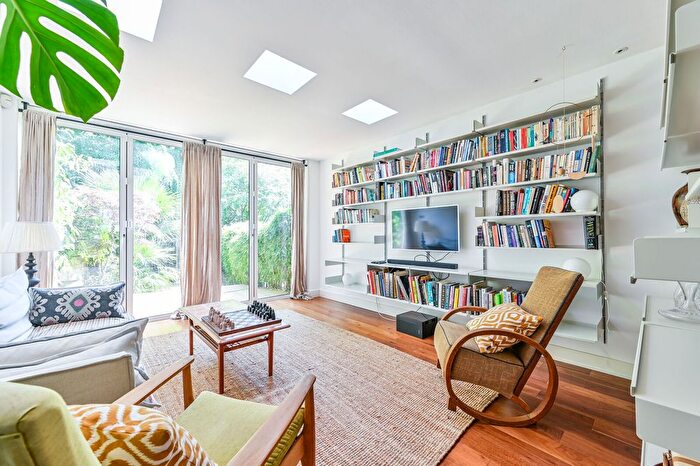 4 Bedroom Property To Rent In Albert Street, Camden, London, NW1