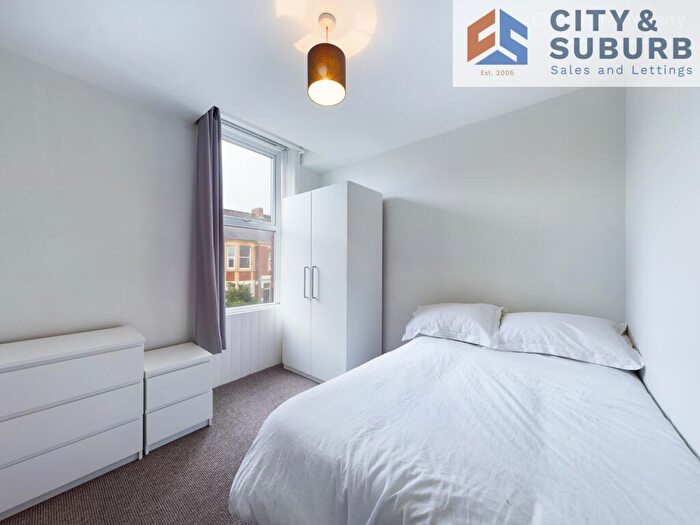 5 Bedroom Flat To Rent In Tosson Terrace, Heaton, Newcastle Upon Tyne, NE6