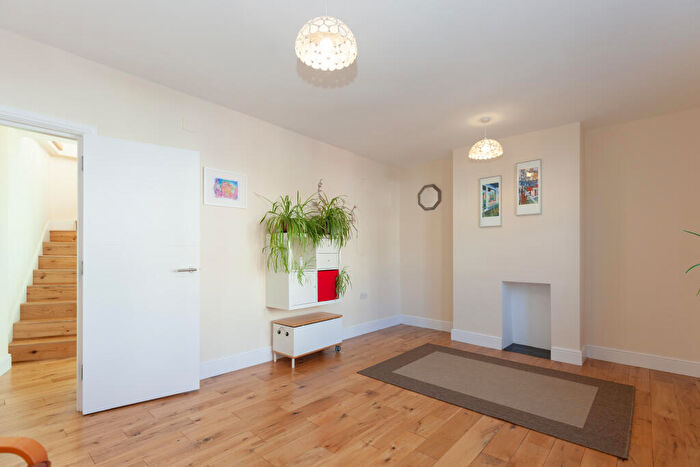 2 Bedroom Apartment To Rent In Cowley Road, Oxford, OX4