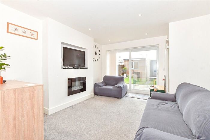 3 Bedroom End Terrace House For Sale In Chichester Road, Bognor Regis, West Sussex, PO21