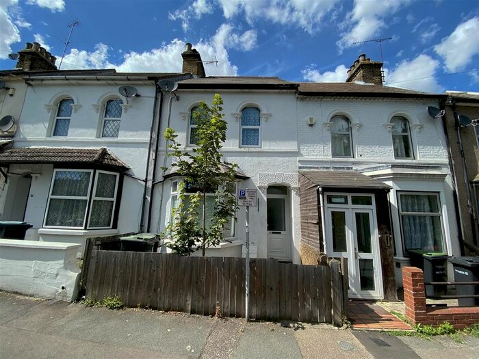 3 Bedroom Property To Rent In Prospect Grove, Gravesend, DA12