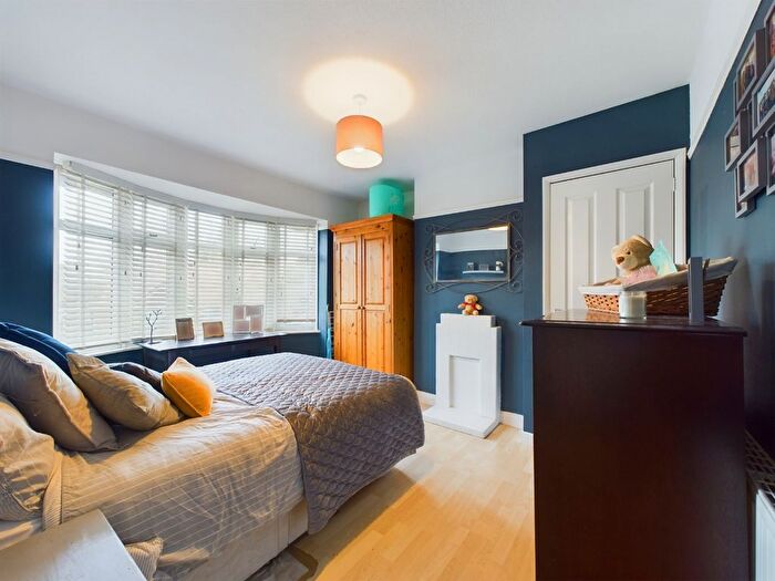 3 Bedroom Terraced House For Sale In Lyncroft Way, Kingsthorpe, Northampton, NN2