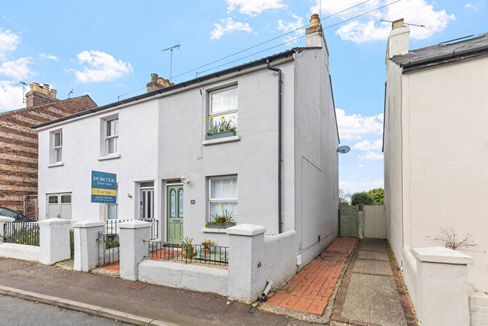 3 Bedroom Semi-Detached House For Sale In Victoria Road, Chichester, PO19