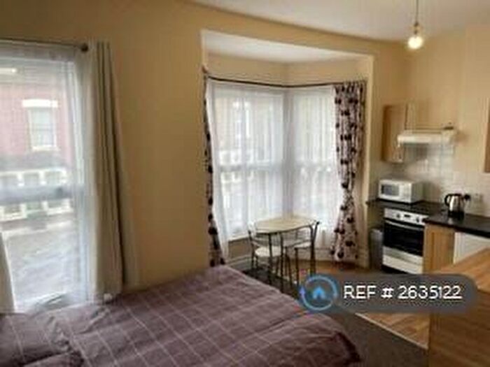 Studio To Rent In Eade Road, London, N4