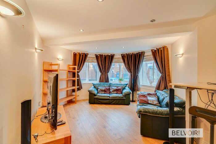 2 Bedroom Flat To Rent In Carpathian Court, Chamberlain Court, Birmingham, B18