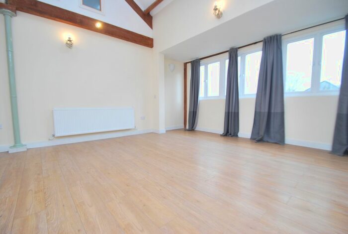 3 Bedroom Flat To Rent In Church Lane, Paulton, Bristol, BS39
