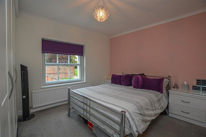 2 Bedroom Cottage For Sale In Thorndon Park, Ingrave, Brentwood, CM13