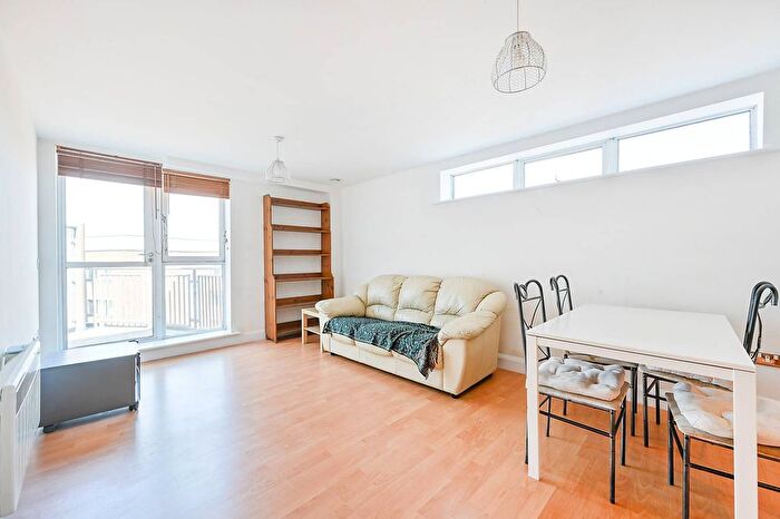 1 Bedroom Flat To Rent In Heathcroft, Hanger Hill, London, W5