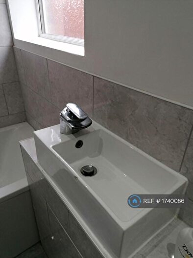 1 Bedroom Flat To Rent In Croft Road, Benfleet, SS7