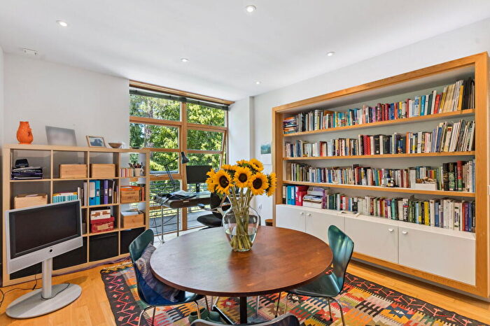5 Bedroom Detached House For Sale In Hollow Way Lane, Amersham, Buckinghamshire., HP6