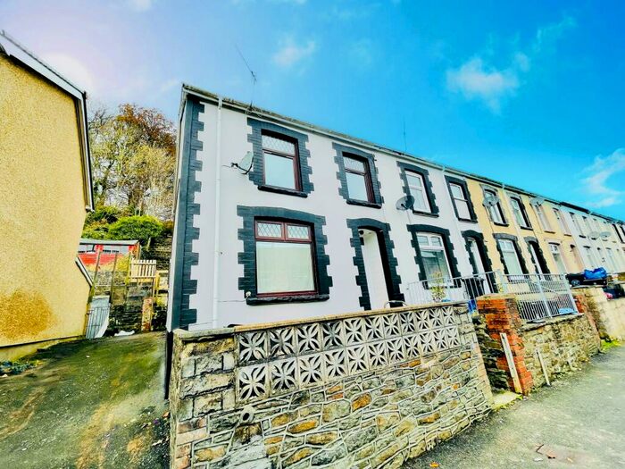 3 Bedroom End Of Terrace House To Rent In Bryntaf, Aberfan, Merthyr Tydfil, CF48