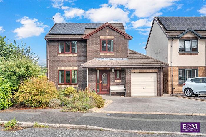 4 Bedroom Detached House For Sale In The Chase, Burnley, BB12