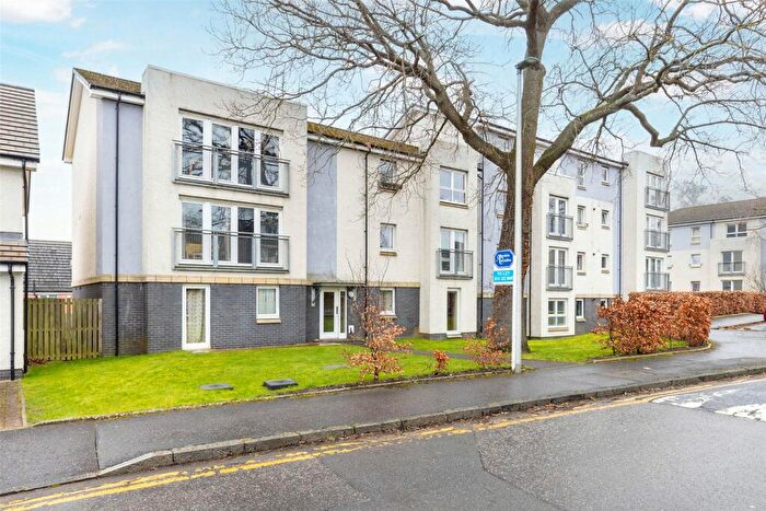 2 Bedroom Flat To Rent In Clerwood View, Edinburgh, Midlothian, EH12